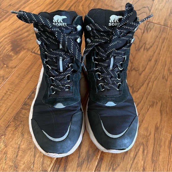 Sorel Kinetic RNEGD Conquest Waterproof Sneaker Black & Pink Size 10 - Picture 7 of 7